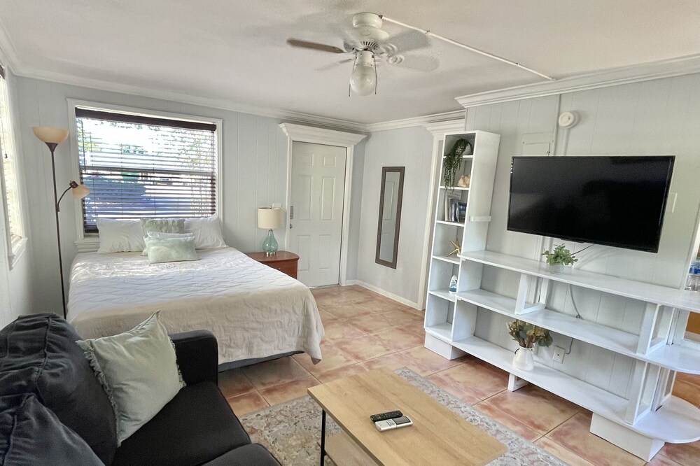 The Seashell - Best Location, Near Beach/Downtown