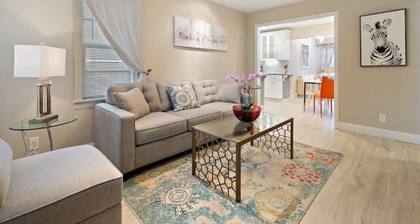 The Palm Cottage- 7 min drive to the beach