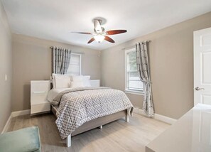 2 bedrooms, iron/ironing board, free WiFi, bed sheets