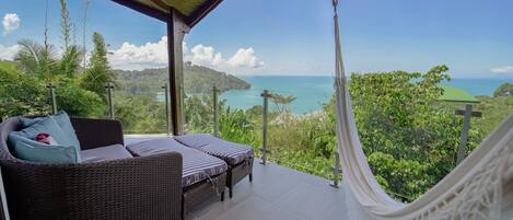 Sunset Hideaway Villa | Balcony