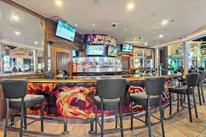 4 bars/lounges - The Inn at Charles Town - Hollywood Casino (Charles Town)