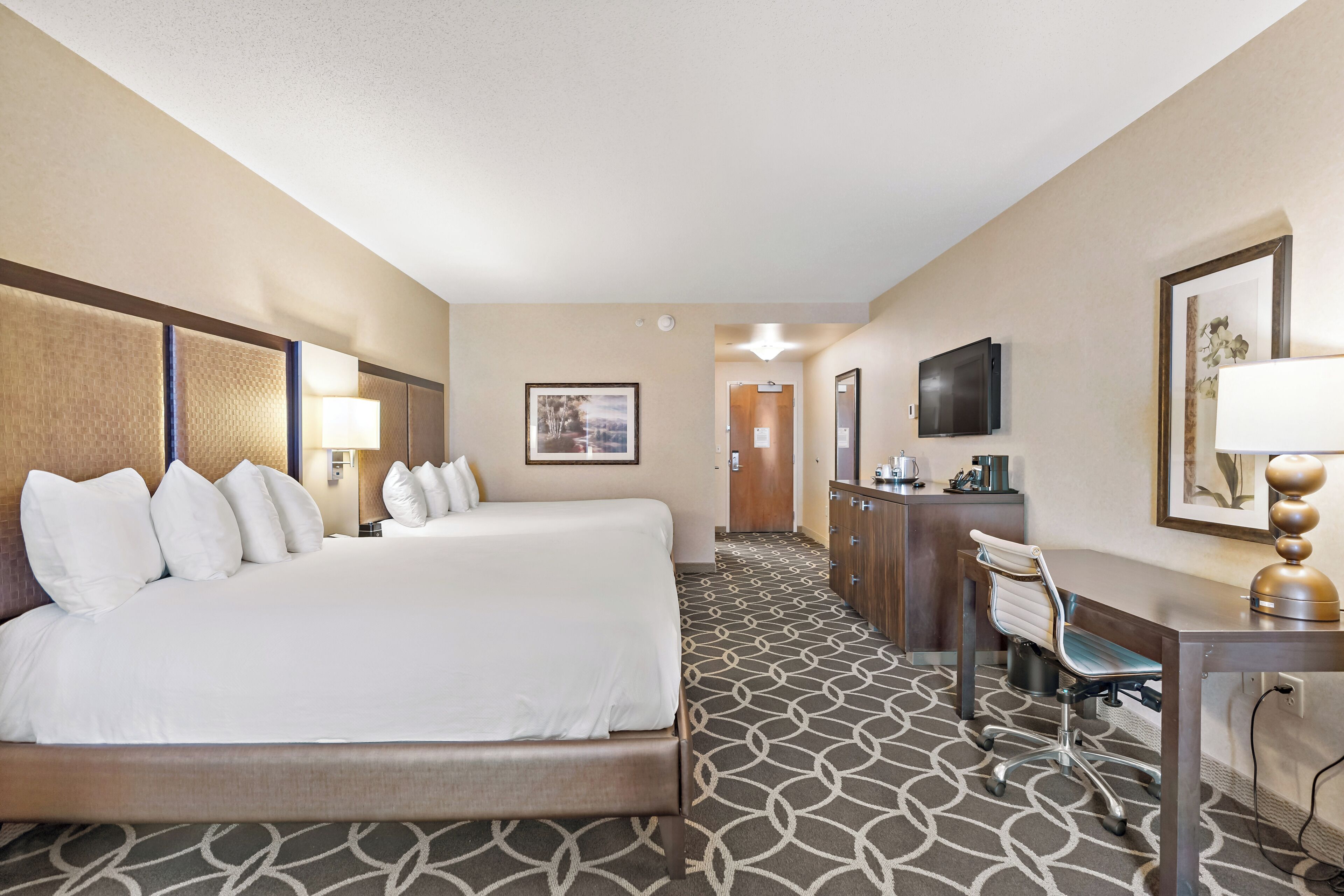 1 bedroom, in-room safe, desk, blackout curtains