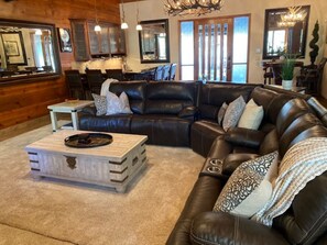 Smart-tv, eldstad, datorskärmar och printers