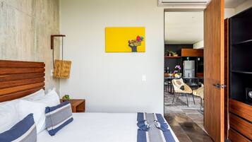 Caja de seguridad en la habitación y cortinas blackout