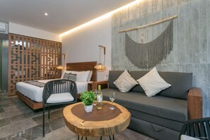 Deluxe-Studiosuite, 1 King-Bett und Schlafsofa, eigener Pool | Zimmersafe, Verdunkelungsvorhänge, Bügeleisen/Bügelbrett