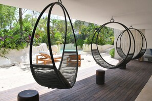 42-inch Smart TV with digital channels, TV - IIK Tulum by The Spot Rentals (Tulum)