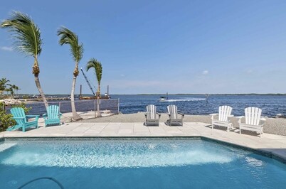 LUXURY OCEAN FRONT ❤️ Fun in the Sun 🌞 and Relax in unrivaled luxury and comfort