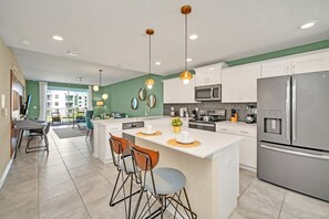 Mikrowelle, Ofen, Herdplatte, Geschirrspüler