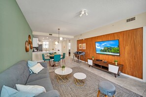 TV - Colorful and Modern Condo Just 10 min From Disney! Balcony With Sweeping View. #2sl205 (Kissimmee)
