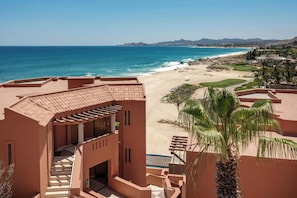 A coastal resort with a beach view, a pool area, and a golf course. - The Westin Los Cabos Resort Villas - Baja Point (San José del Cabo)