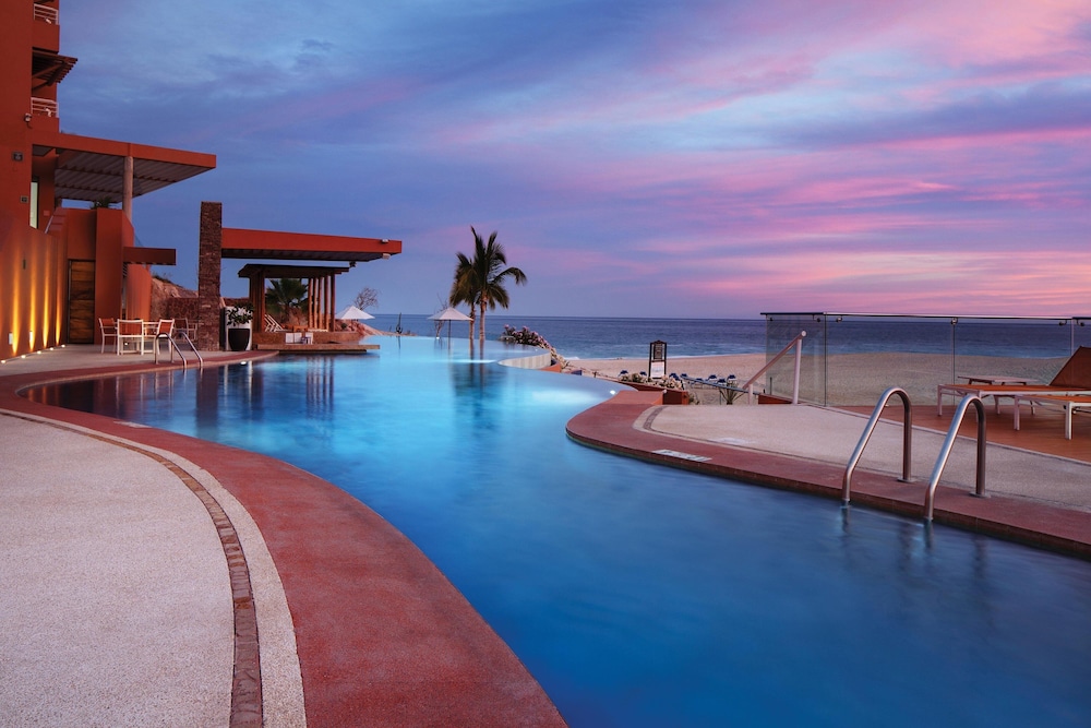 Hampton Inn & Suites by Hilton Los Cabos