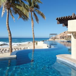 Cocktail bar, pool views, open daily