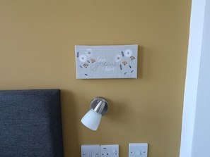 1 makuuhuone, silitysrauta/-lauta, vauvan matkasänky, ilmainen Wi-Fi