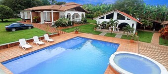 Beautiful Chalet 10 minutes from Armenia Airport