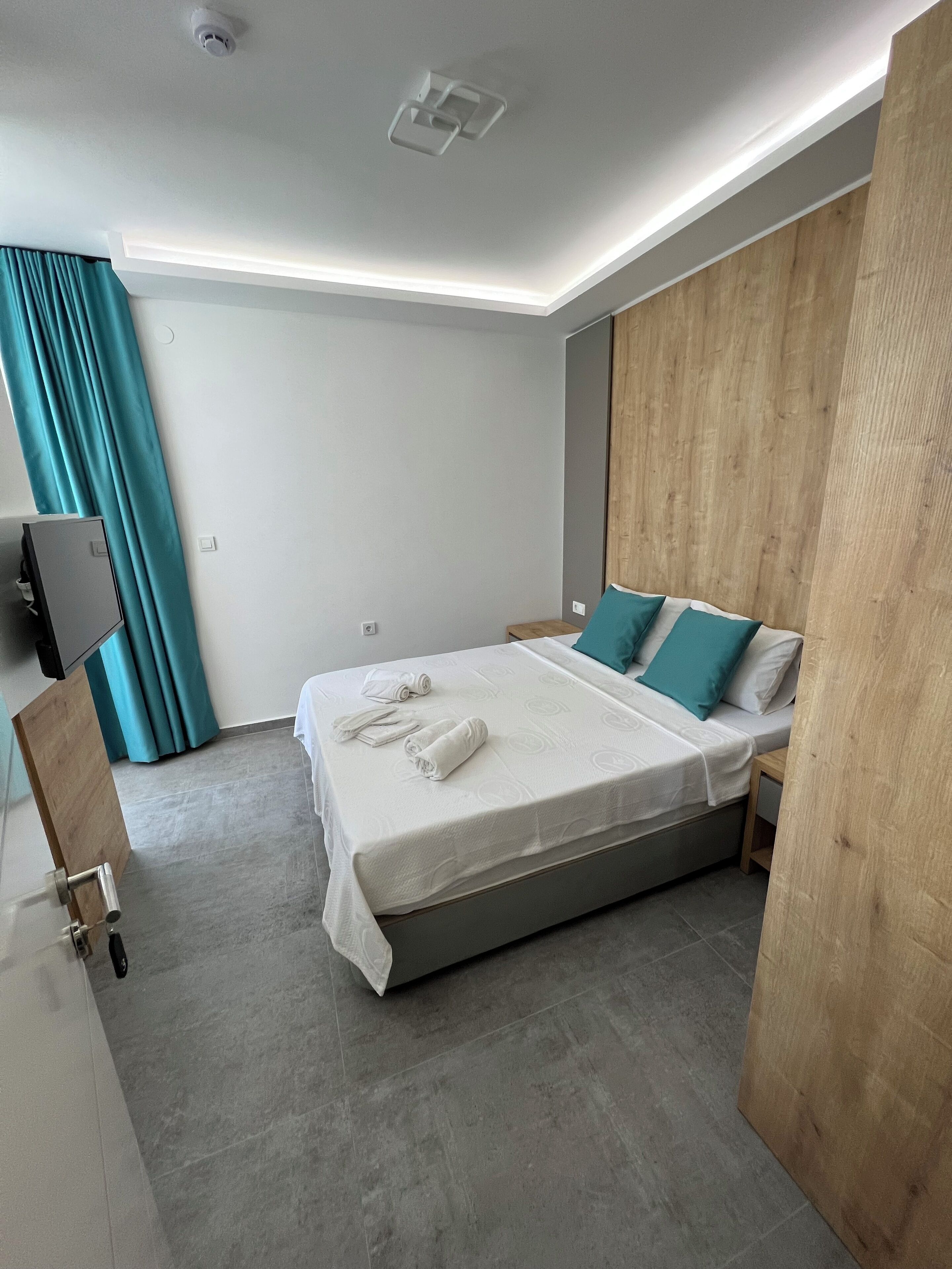 Standard Double Room | Free WiFi, bed sheets