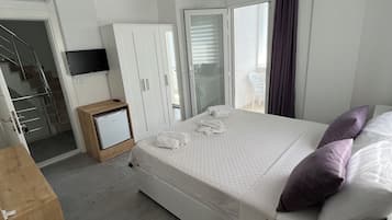 Standard Double Room | Free WiFi, bed sheets