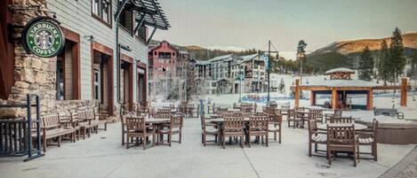 تناول الطعام بالخارج