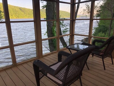 Hales Bar Marina and Resort