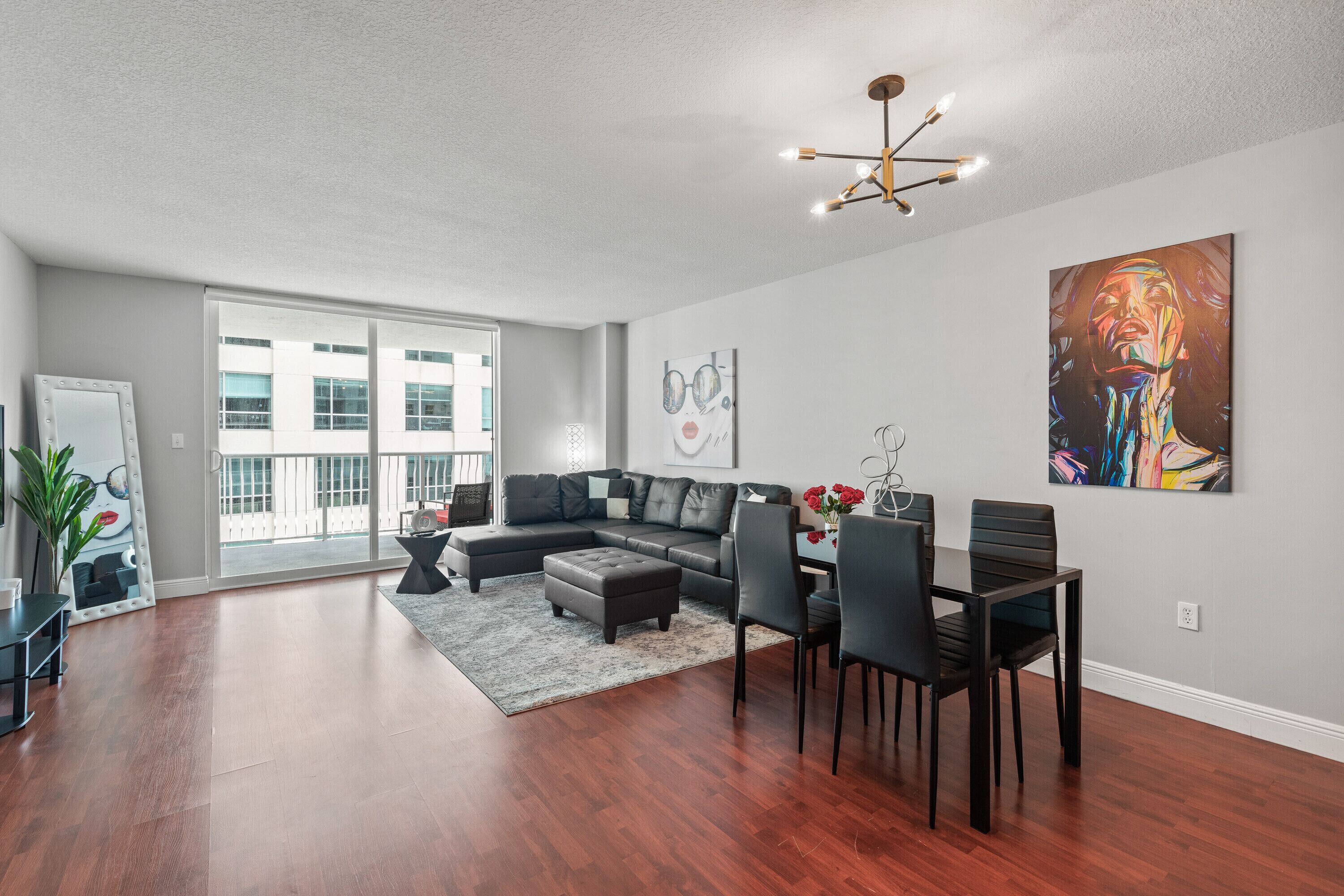 Luxury One Bedroom condo-Grand Balcony-Ocean Views-In the heart of Brickell