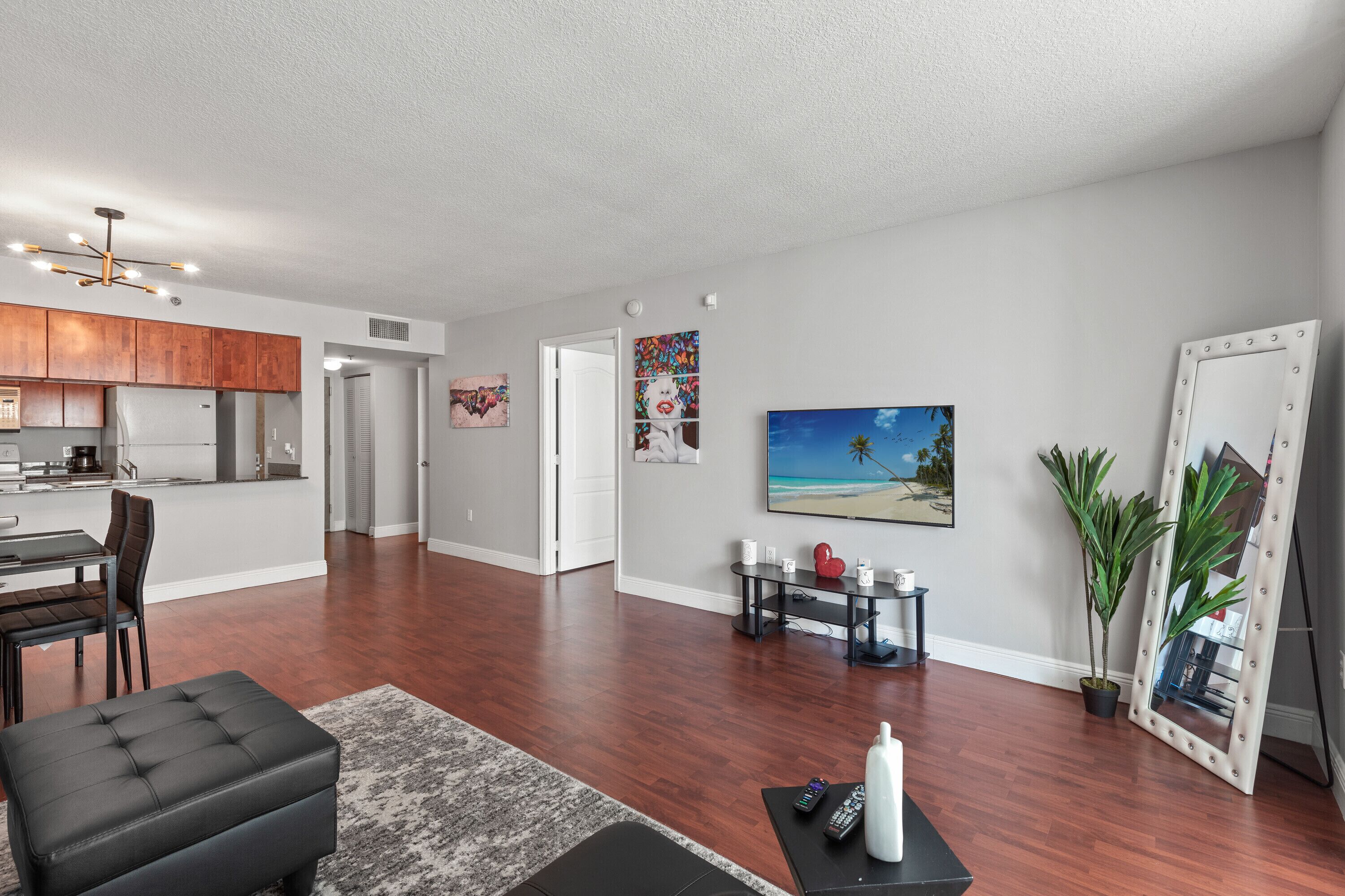 Luxury One Bedroom condo-Grand Balcony-Ocean Views-In the heart of Brickell