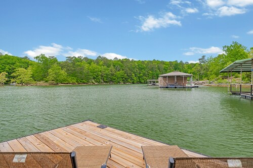 Fawn Hideaway: 3  BR, 2  BA House in Double Springs, Sleeps 9