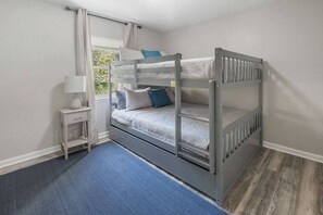 2 bedrooms, iron/ironing board, WiFi, bed sheets