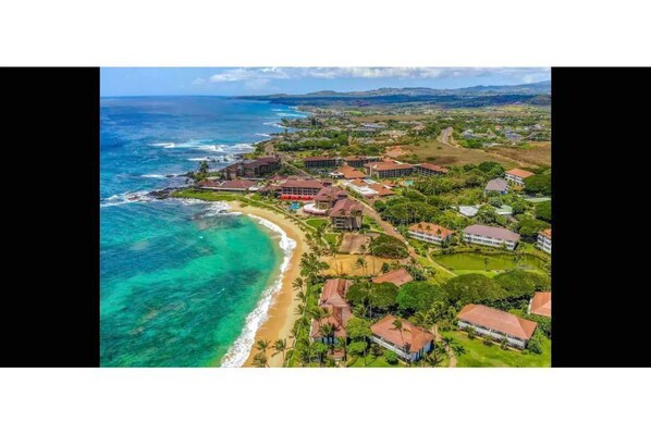 Beach nearby, sun loungers, beach towels