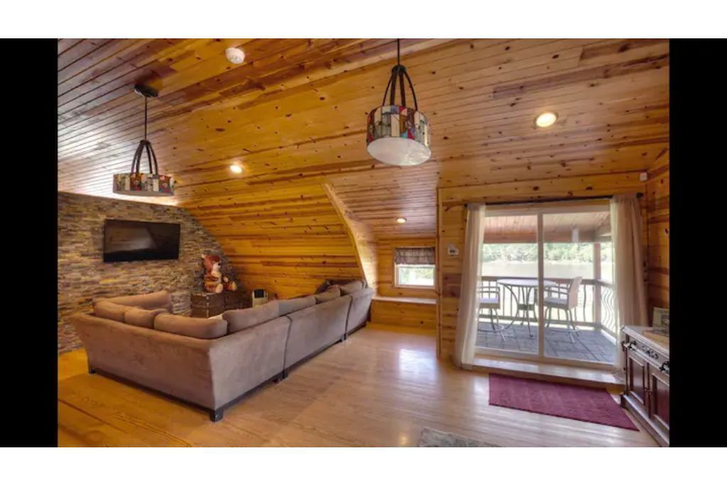 Guest House at The River at Venue At The River