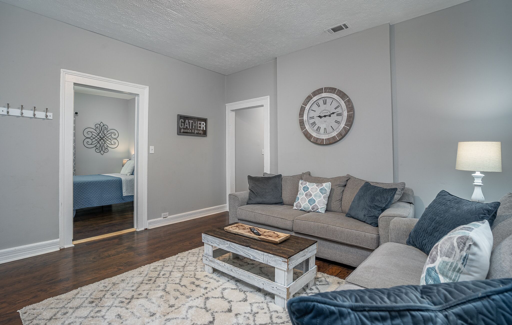 Historic Home a mile from Downtown & Stadium