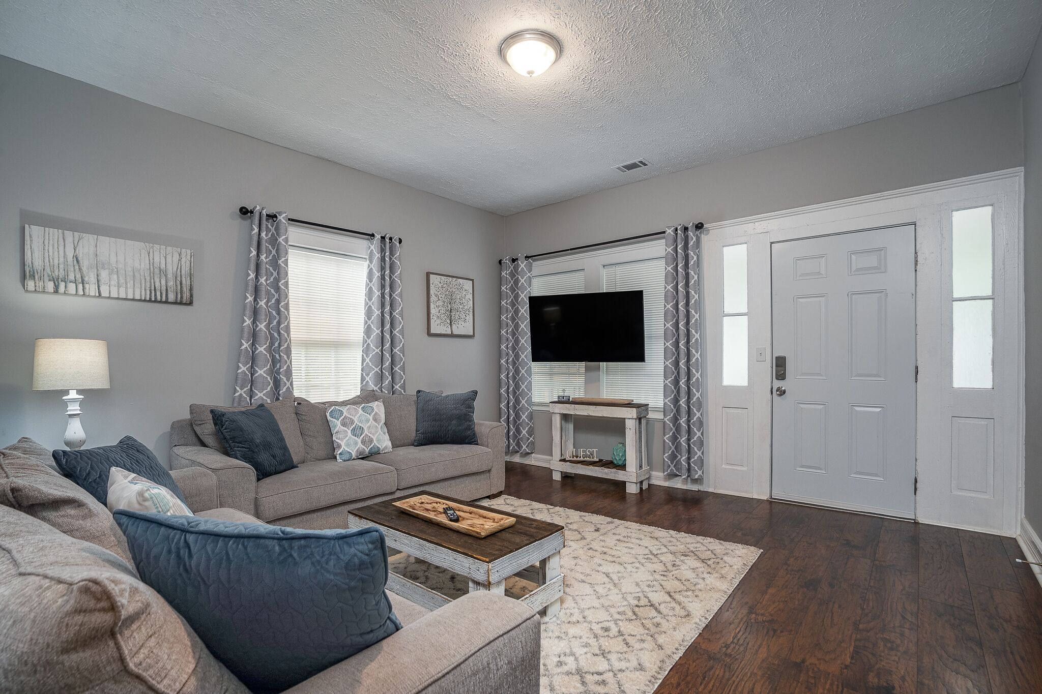 Historic Home a mile from Downtown & Stadium