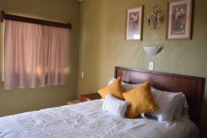 Minibar, iron/ironing board, free WiFi, bed sheets