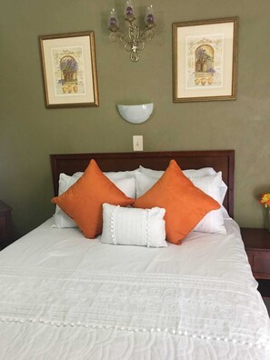 Minibar, iron/ironing board, free WiFi, bed sheets