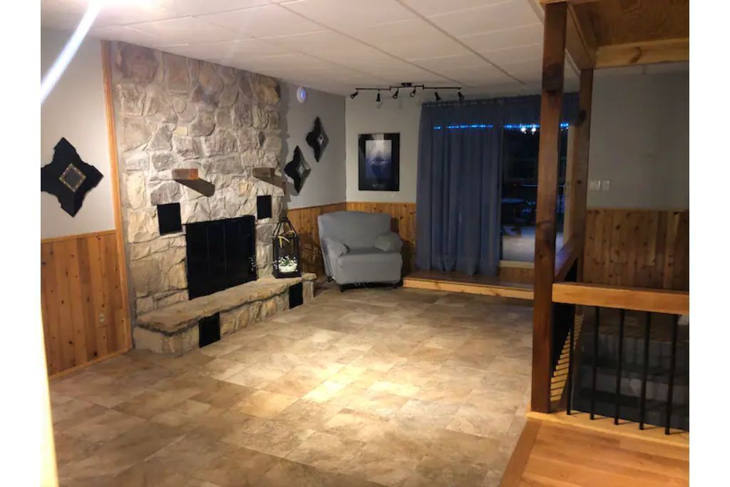 The River House Water Front at Venue At The River With BRAND NEW HOT TUB on 5/9