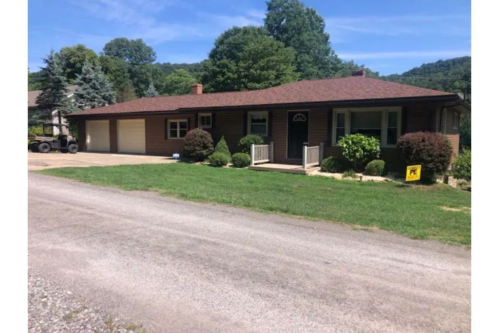 The River House Water Front at Venue At The River With BRAND NEW HOT TUB on 5/9