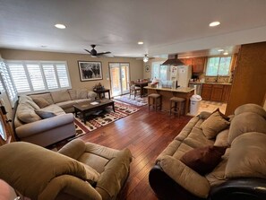 Smart-TV og stereoanlegg