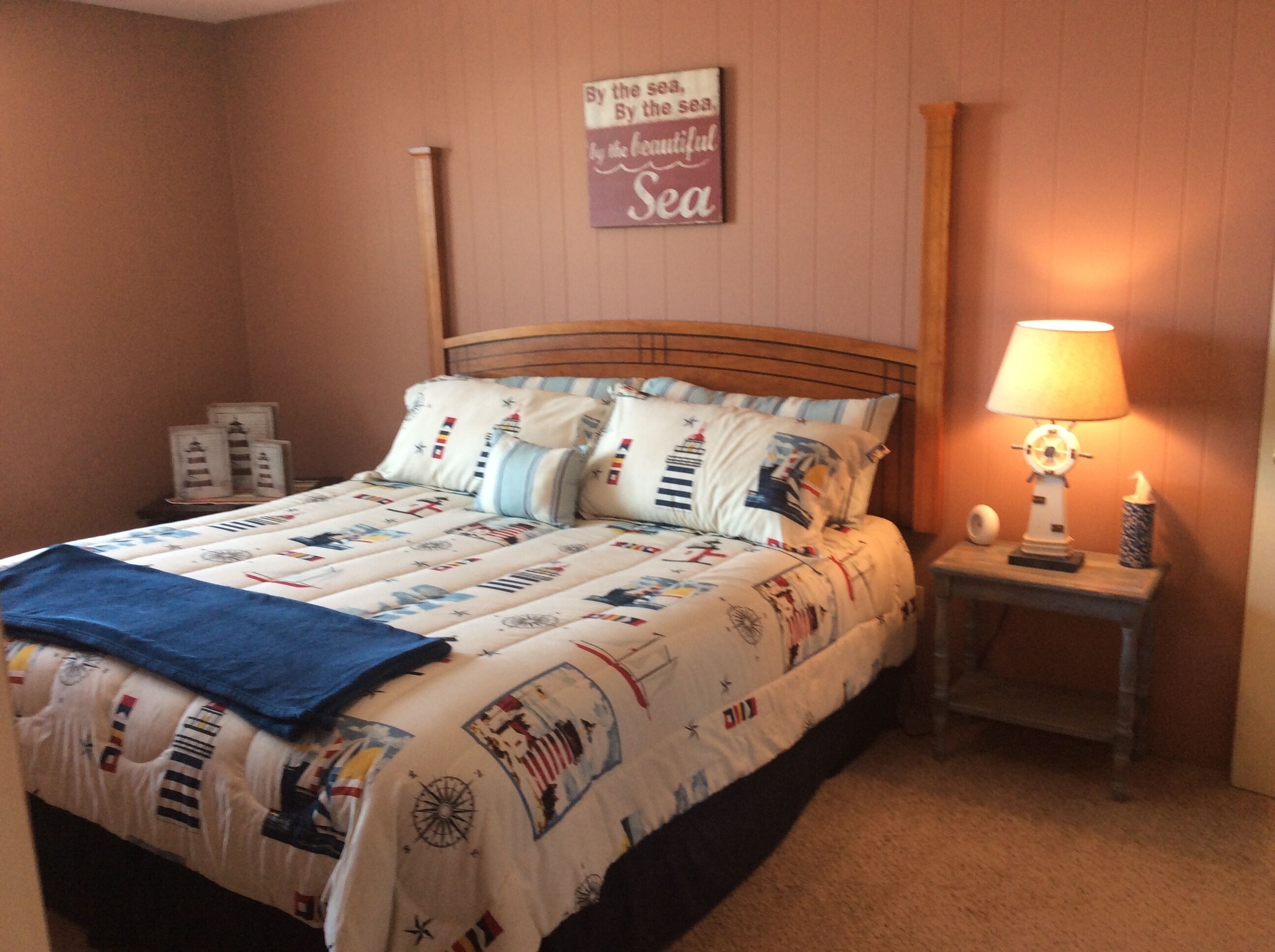 4 bedrooms, desk, iron/ironing board, free WiFi