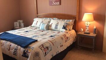 4 bedrooms, desk, iron/ironing board, free WiFi