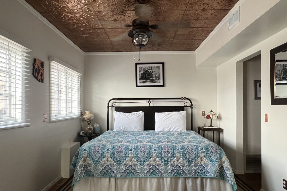 Copper Room: Million Dollar Views of Sedona, Verde Valley, & San Francisco Peaks