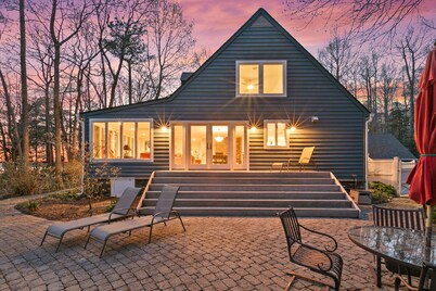 Waterfront Paradise with Pool & Hot Tub plus 4 King Beds & 4 Full baths