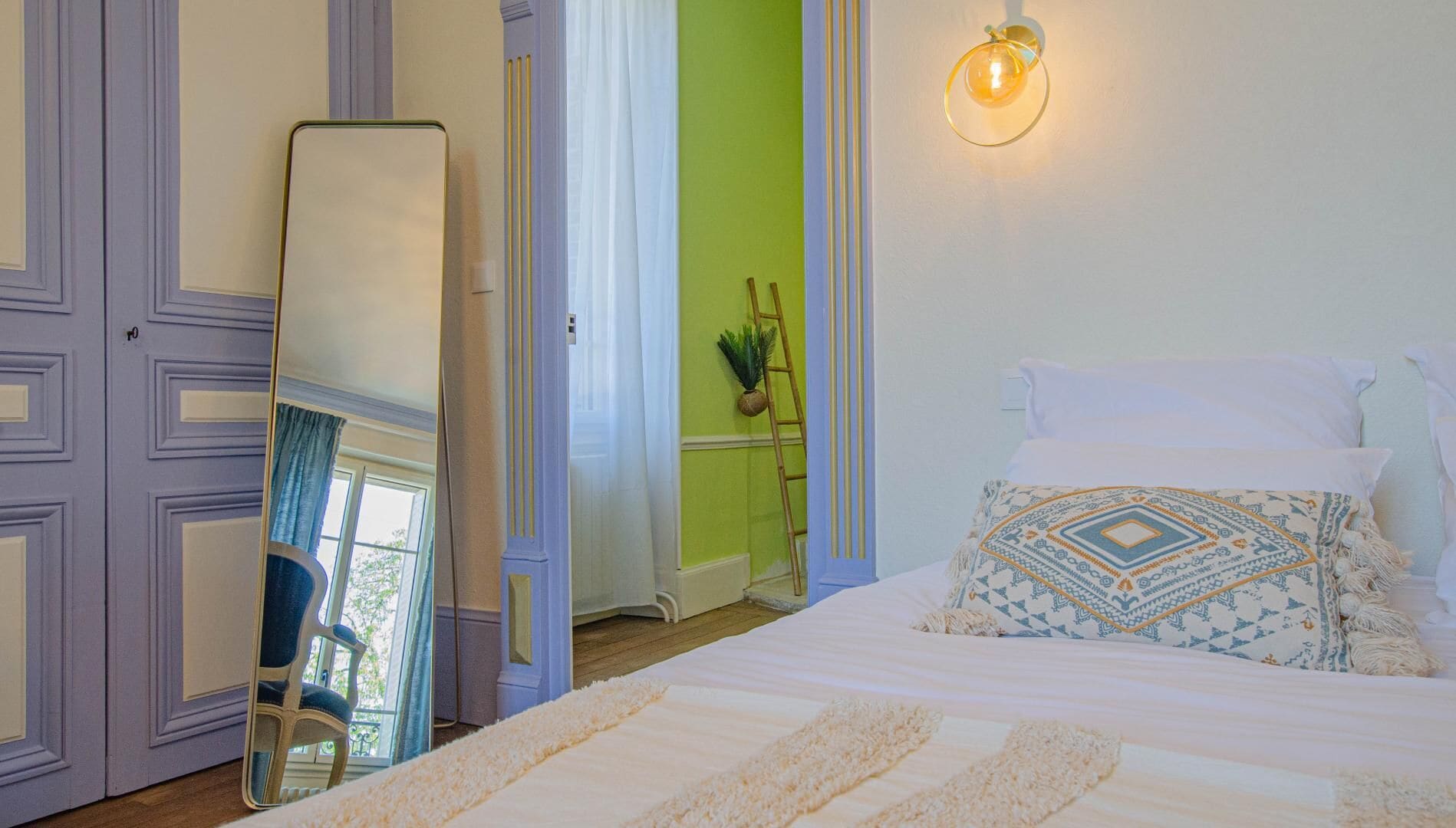 6 bedrooms, travel crib, free WiFi