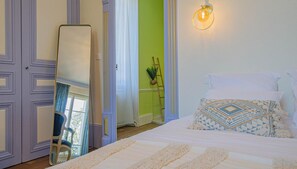 6 bedrooms, travel crib, free WiFi