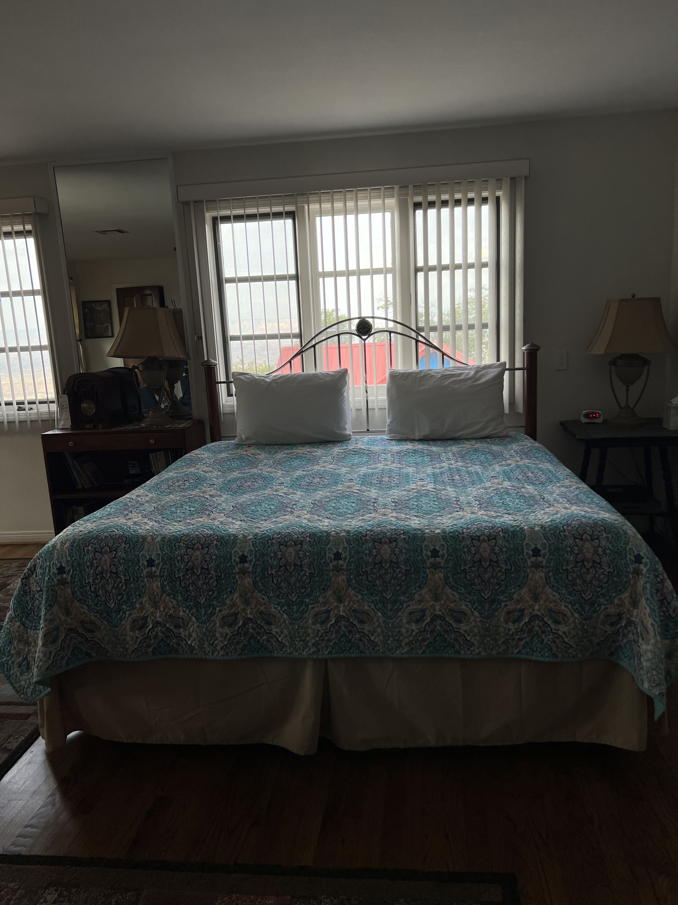 Studio Apartment with views of Sedona, Verde Valley, and San Francisco Peaks 