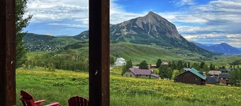 Hot Tub with Amazing Views- 7min to town/resort