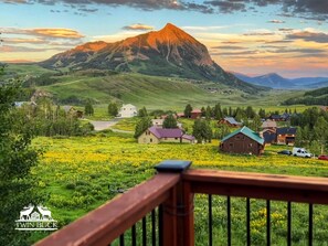 Property grounds - Hot Tub with Amazing Views- 7min to town/resort (Crested Butte)