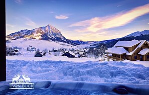 Outdoor spa tub - Hot Tub with Amazing Views- 7min to town/resort (Crested Butte)