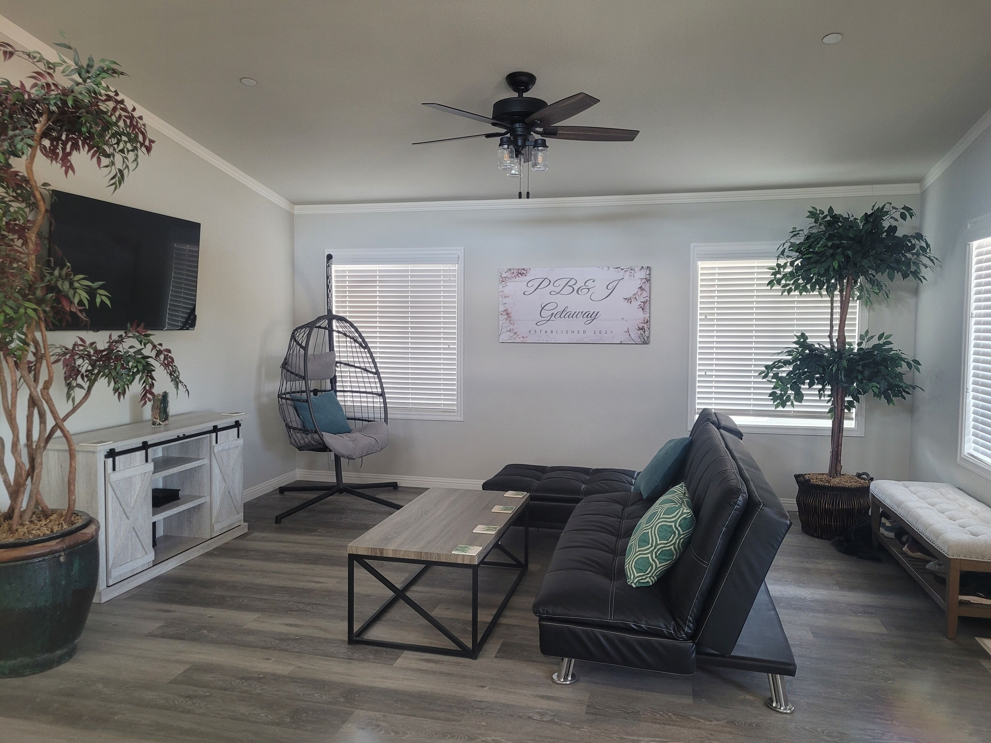 PB&J Getaway: Stunning new 3bd/2ba in Joshua Tree