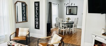 The Broadway Cottage - Great Bend Downtown(Pet Friendly)