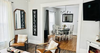 The Broadway Cottage - Great Bend Downtown(Pet Friendly)