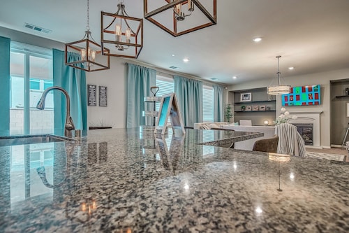 1000MBPS Wifi★One Story Luxury 5 Bedrooms Model Home