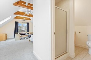 5 Schlafzimmer, Bügeleisen/Bügelbrett, WLAN, Bettwäsche
